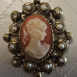 Vintage Gold and Cream Cameo Pendant